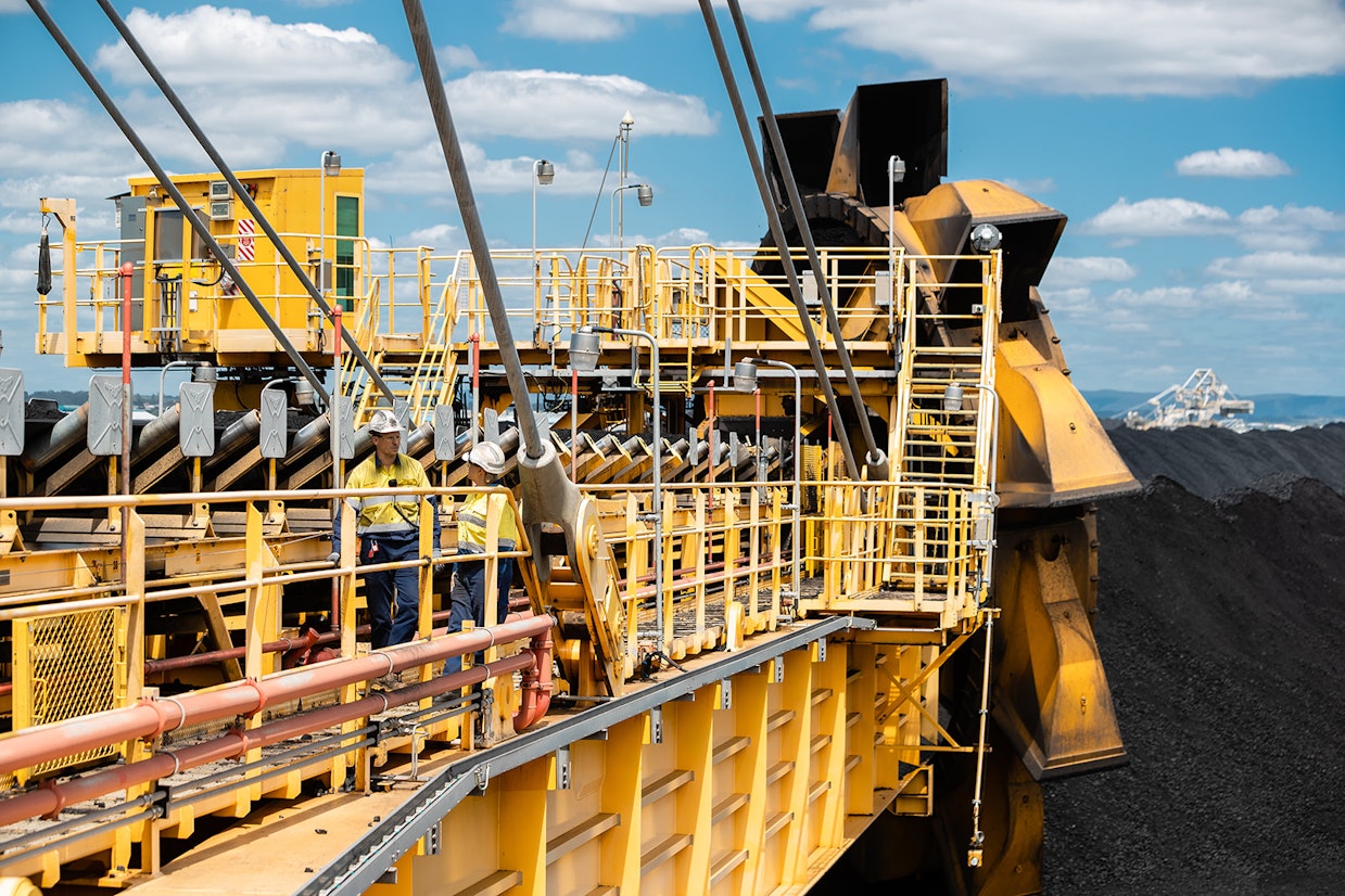 Staging Port-Waratah-Coal-Services-655