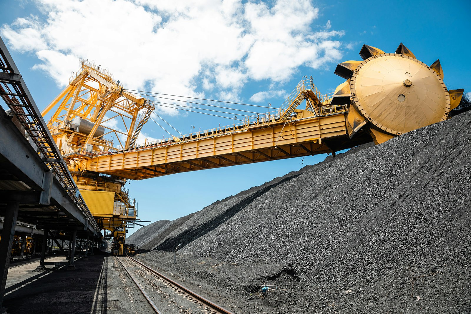 Staging Port-Waratah-Coal-Services-736