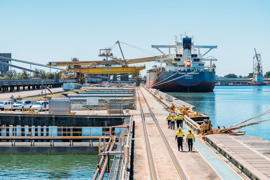 Sustainability SDR-2024 Case-Studies Shiploader-708-PWC-2024-859-websize